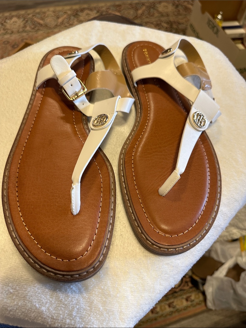 Tommy Hilfiger White T‑Strap Leather Sandals with Brown Footbed